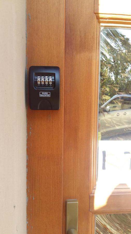 Varalja Apartman Tata Exterior photo